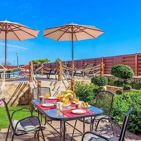 Ruby Lindos (Rhodes)